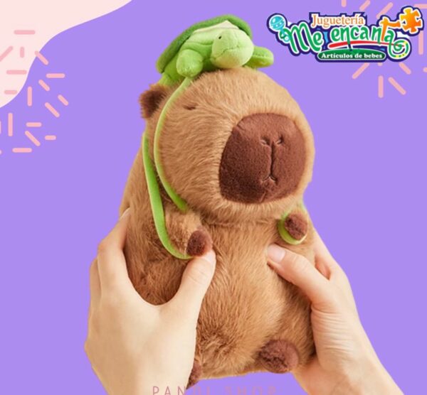 PELUCHE CAPYBARA CON MOCHILA