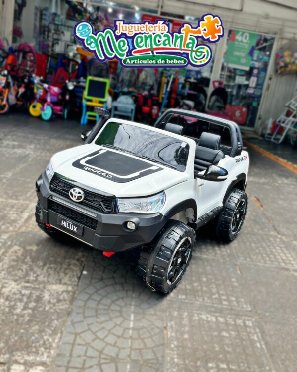 AUTO A BATERIA TOYOTA HILUX
