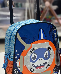 MOCHILA CON RUEDITA DE BABY SHARK